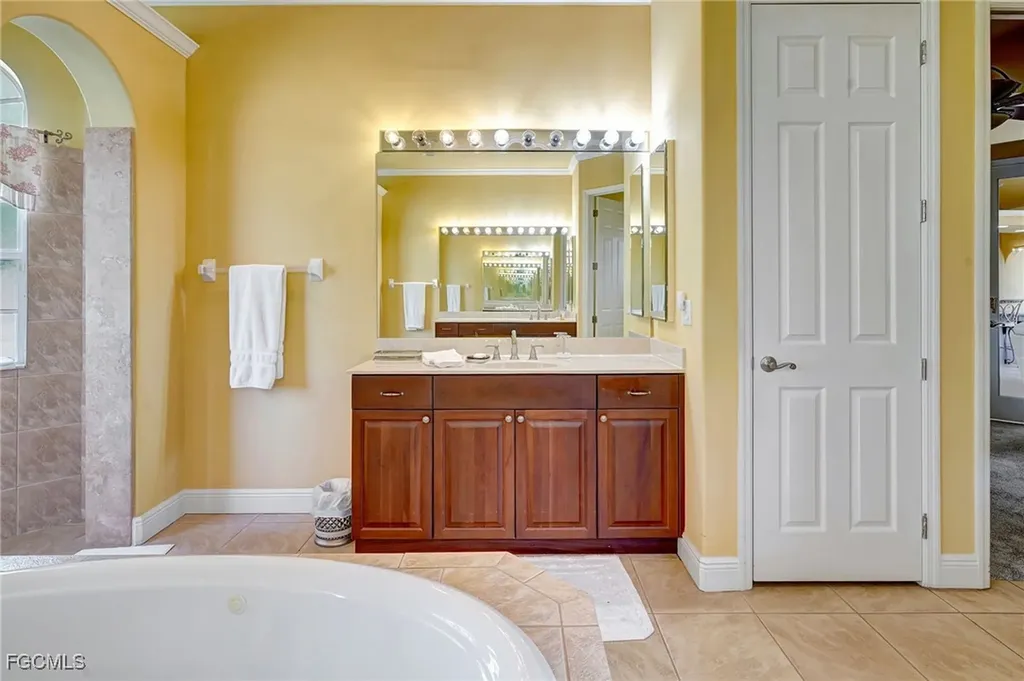 3517 SE 18th Avenue Cape Coral FL 33904