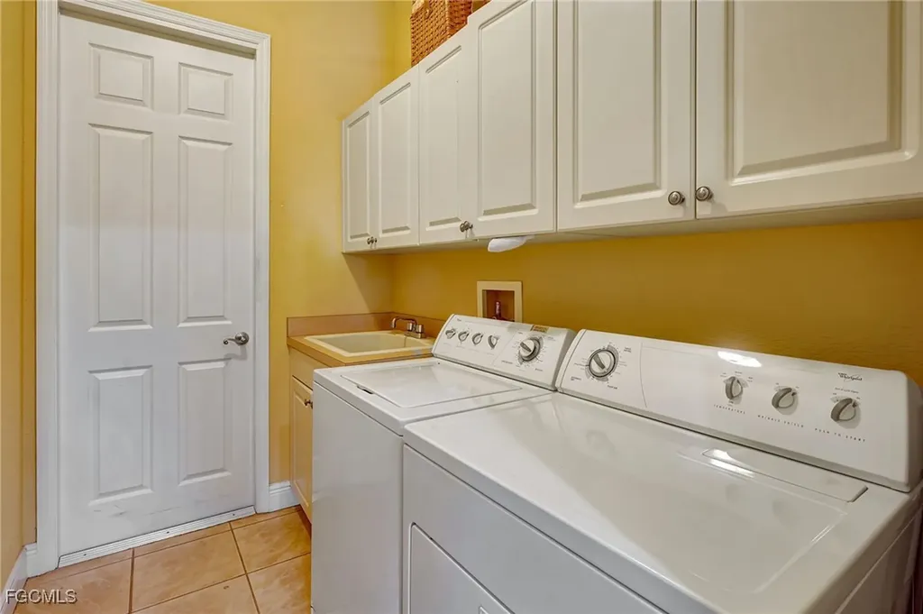 3517 SE 18th Avenue Cape Coral FL 33904