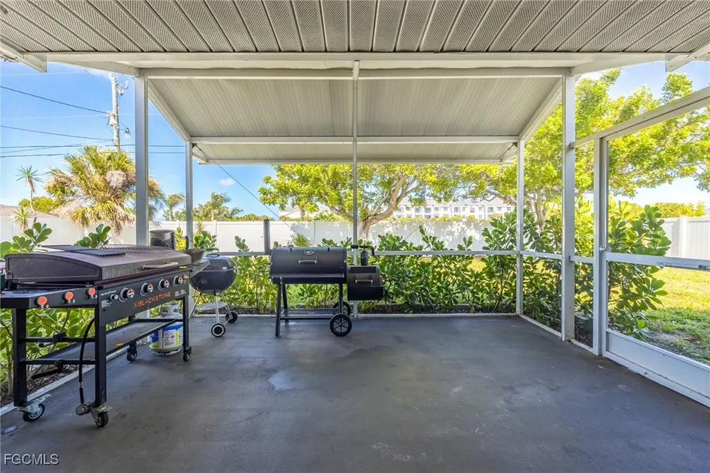 3532 SW 15th Place Cape Coral FL 33914