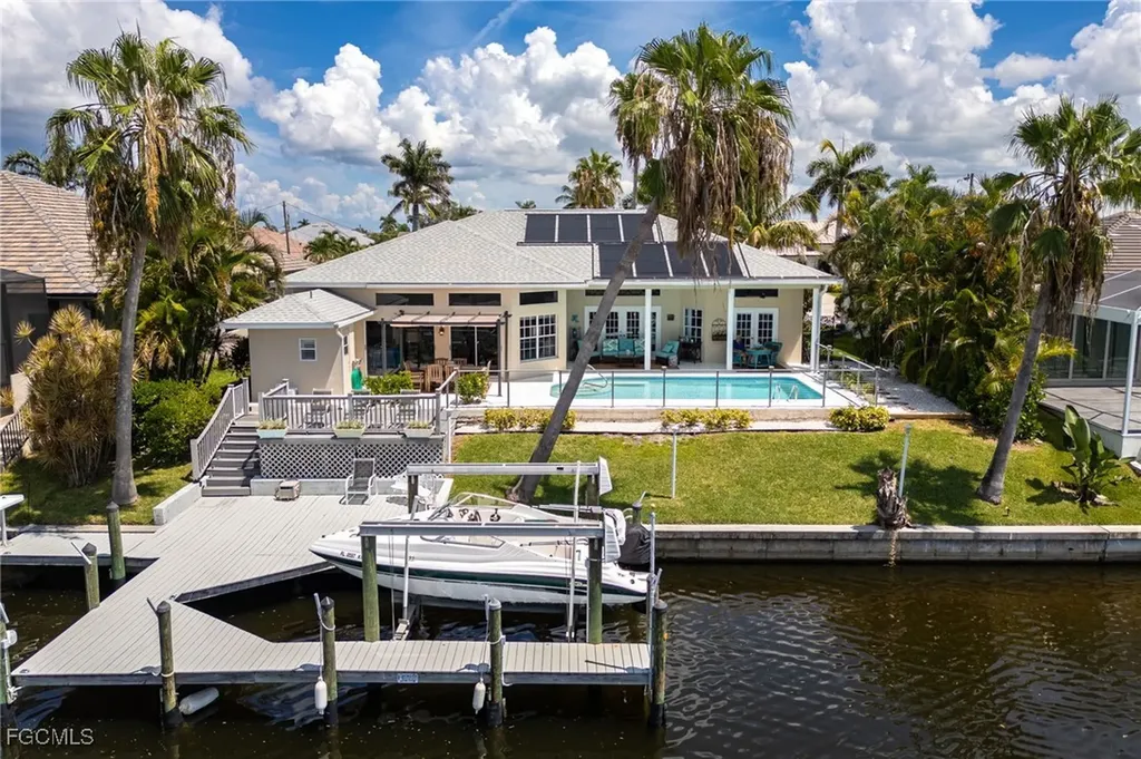 2806 SW 40th Street Cape Coral FL 33914