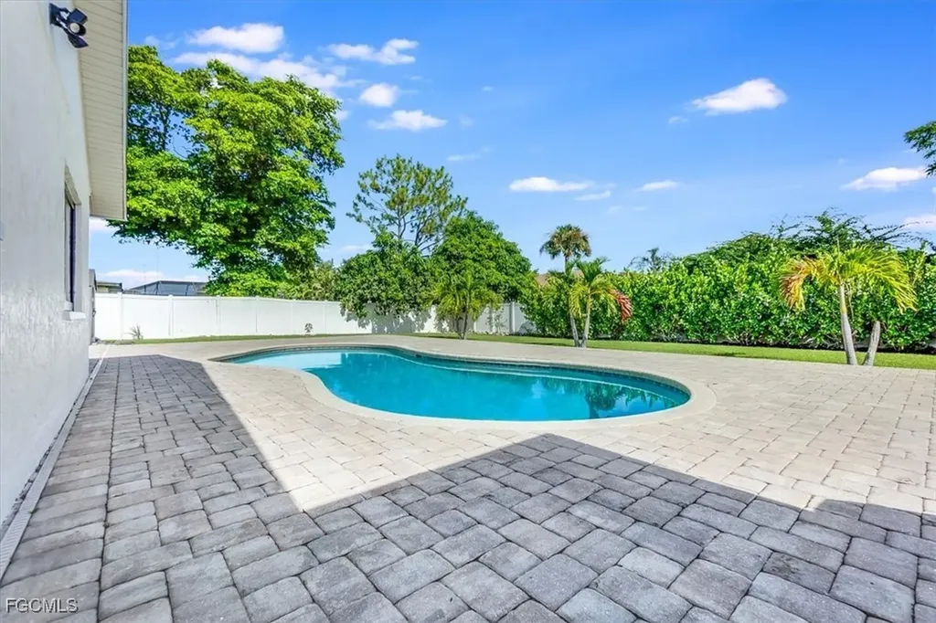 49 Willoughby Drive Naples FL 34110