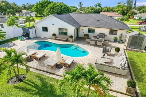 49 Willoughby Drive Naples FL 34110