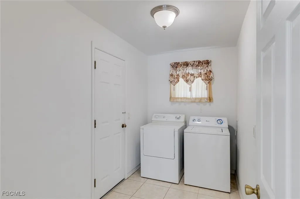 2616 SW 27th Street Cape Coral FL 33914