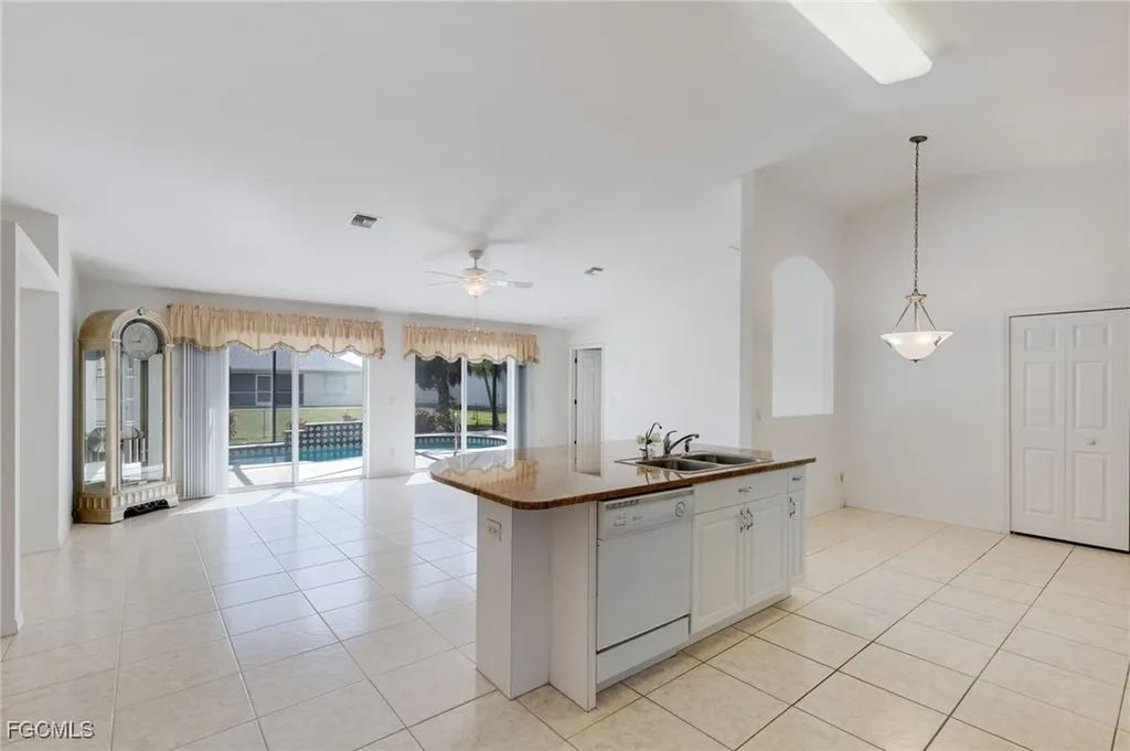 2616 SW 27th Street Cape Coral FL 33914