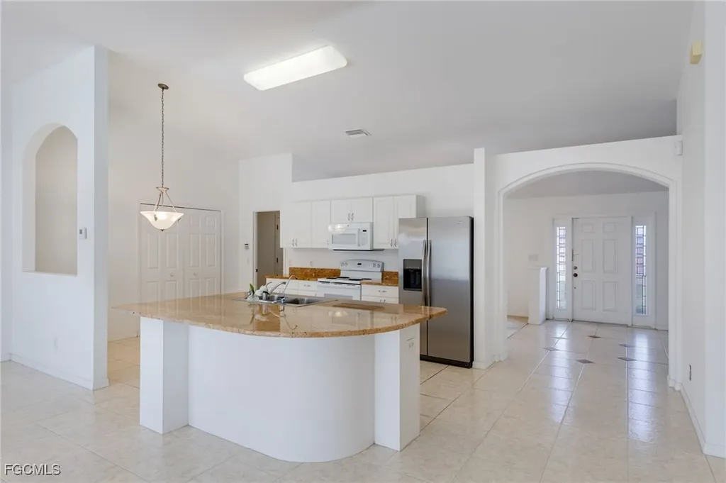 2616 SW 27th Street Cape Coral FL 33914