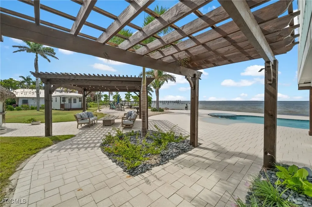 7660 Bocilla Lane Bokeelia FL 33922