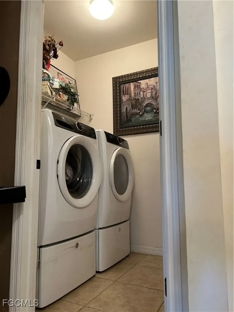 442 SW 19th Lane Cape Coral FL 33991