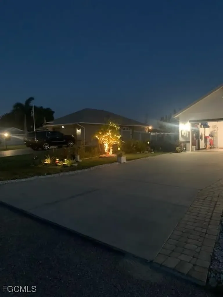 442 SW 19th Lane Cape Coral FL 33991