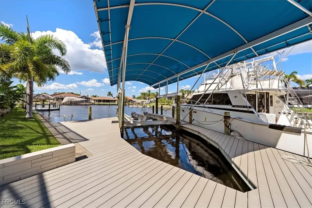 1227 SW 51st Street Cape Coral FL 33914