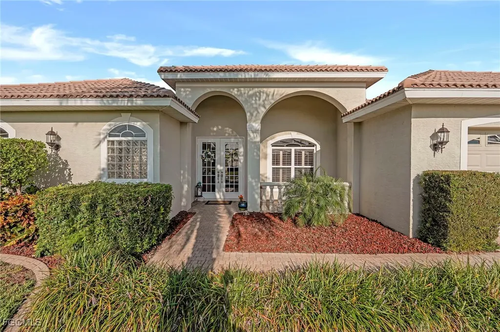 5212 SW 8th Court Cape Coral FL 33914