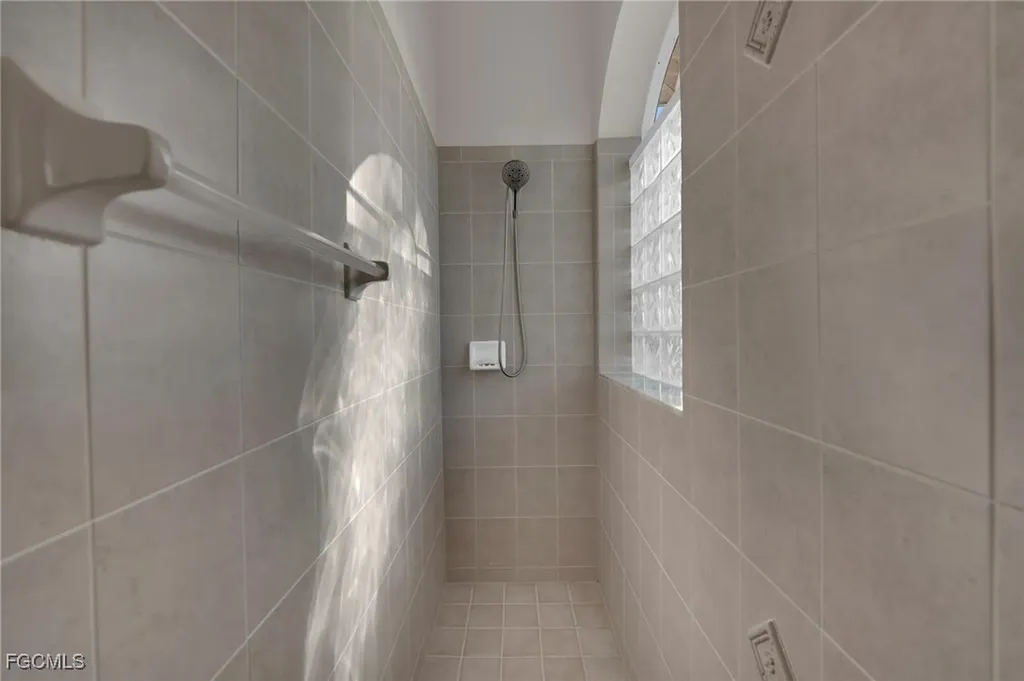 5212 SW 8th Court Cape Coral FL 33914