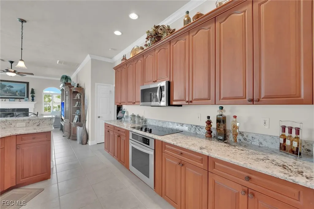 5212 SW 8th Court Cape Coral FL 33914