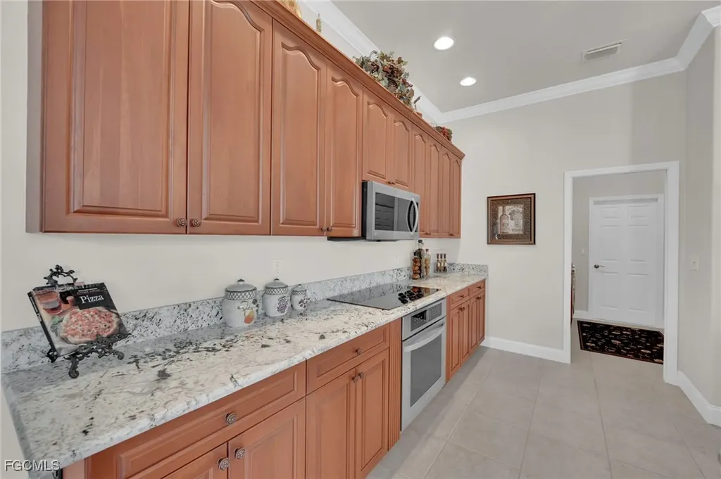 5212 SW 8th Court Cape Coral FL 33914