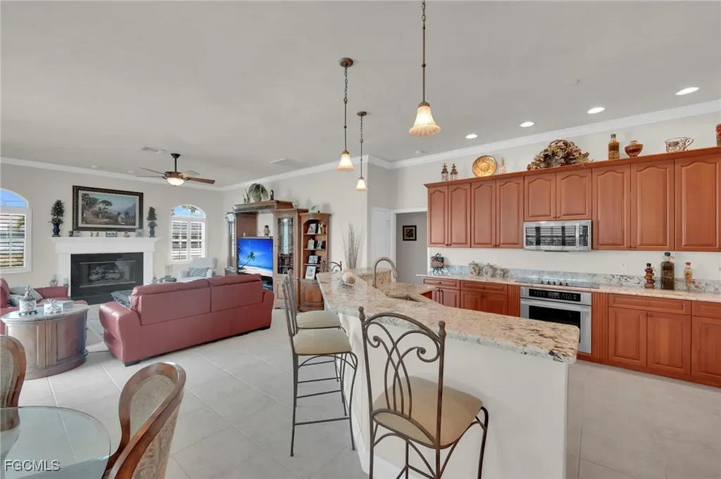 5212 SW 8th Court Cape Coral FL 33914