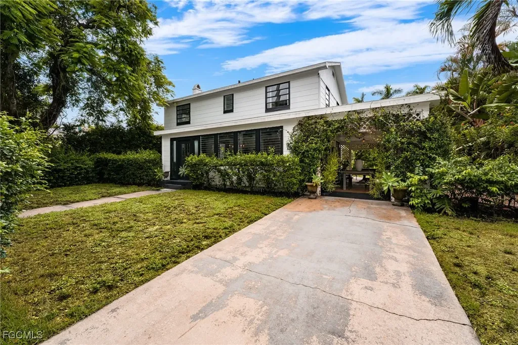 2720 Rhode Island Avenue Fort Myers FL 33916