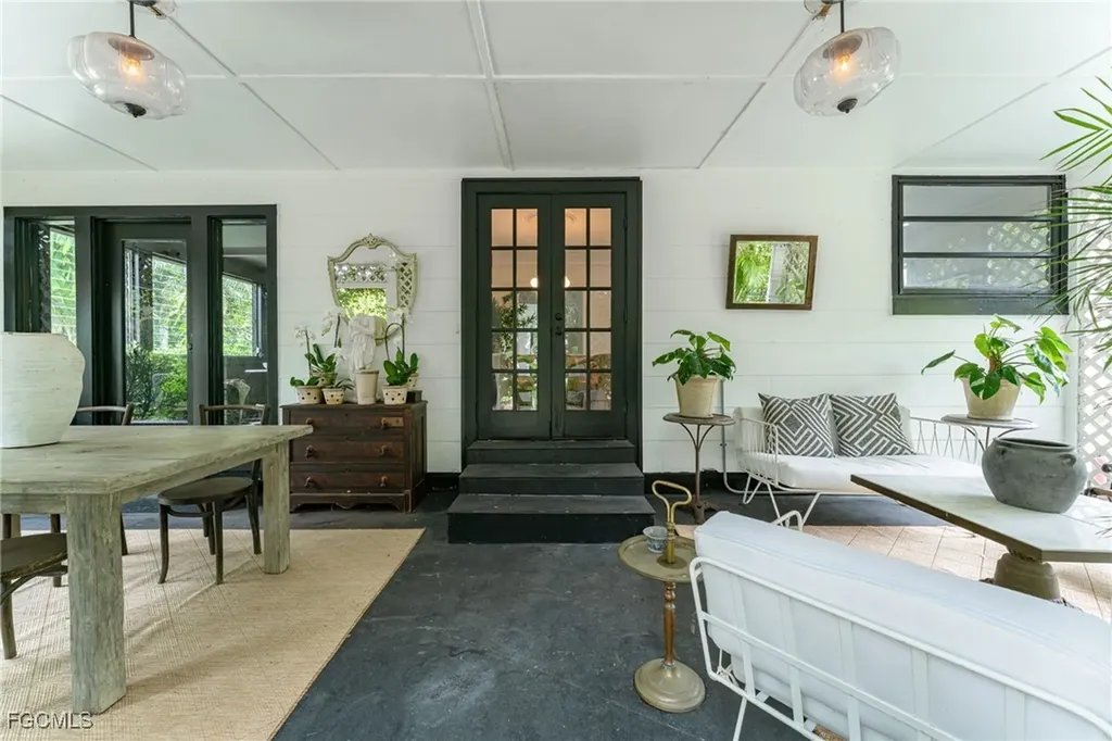 2720 Rhode Island Avenue Fort Myers FL 33916