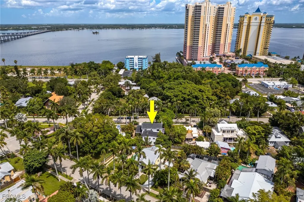 2720 Rhode Island Avenue Fort Myers FL 33916