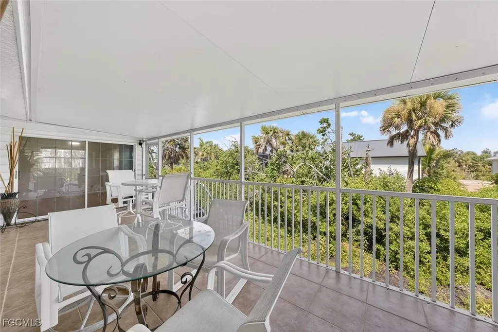 640 Oliva Street Sanibel FL 33957