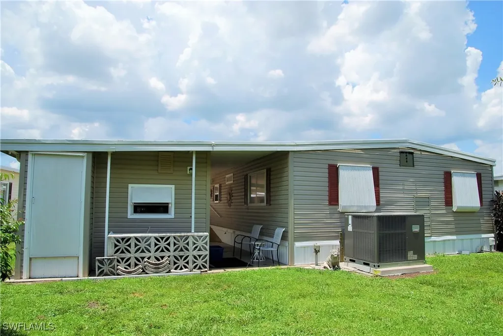 421 Snead Drive North Fort Myers FL 33903