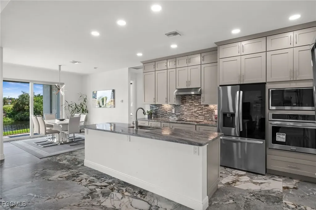 2623 SW 21st Avenue Cape Coral FL 33914