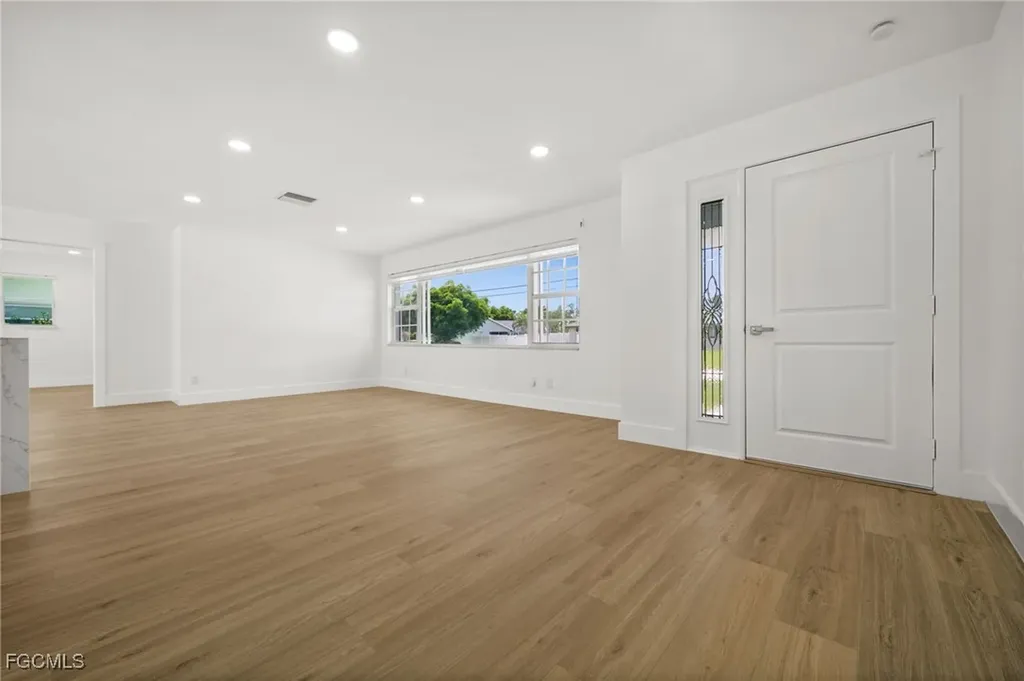 4419 SE 13th Place Cape Coral FL 33904