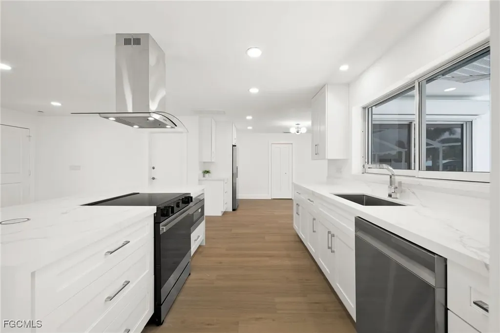 4419 SE 13th Place Cape Coral FL 33904