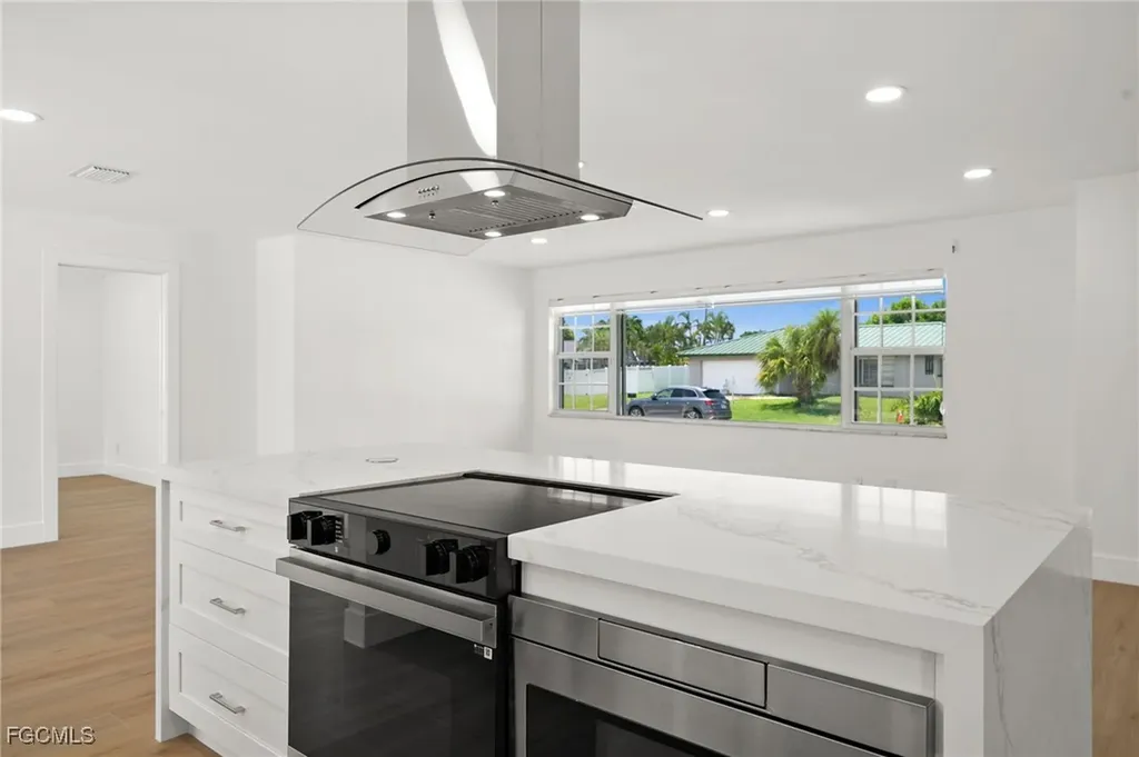 4419 SE 13th Place Cape Coral FL 33904