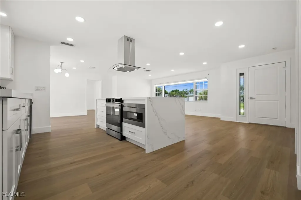 4419 SE 13th Place Cape Coral FL 33904