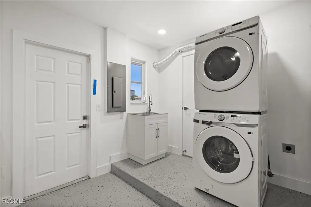 4419 SE 13th Place Cape Coral FL 33904