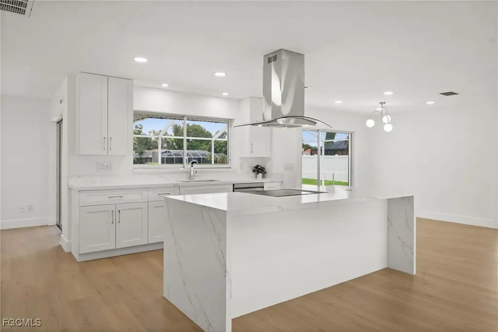 4419 SE 13th Place Cape Coral FL 33904