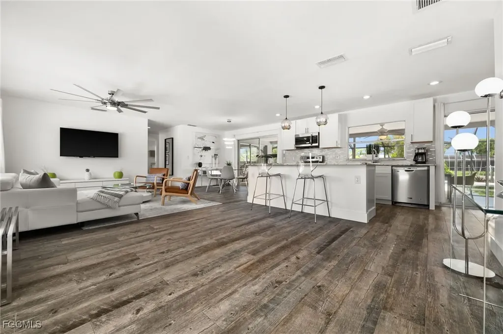 5122 SW 3rd Avenue Cape Coral FL 33914