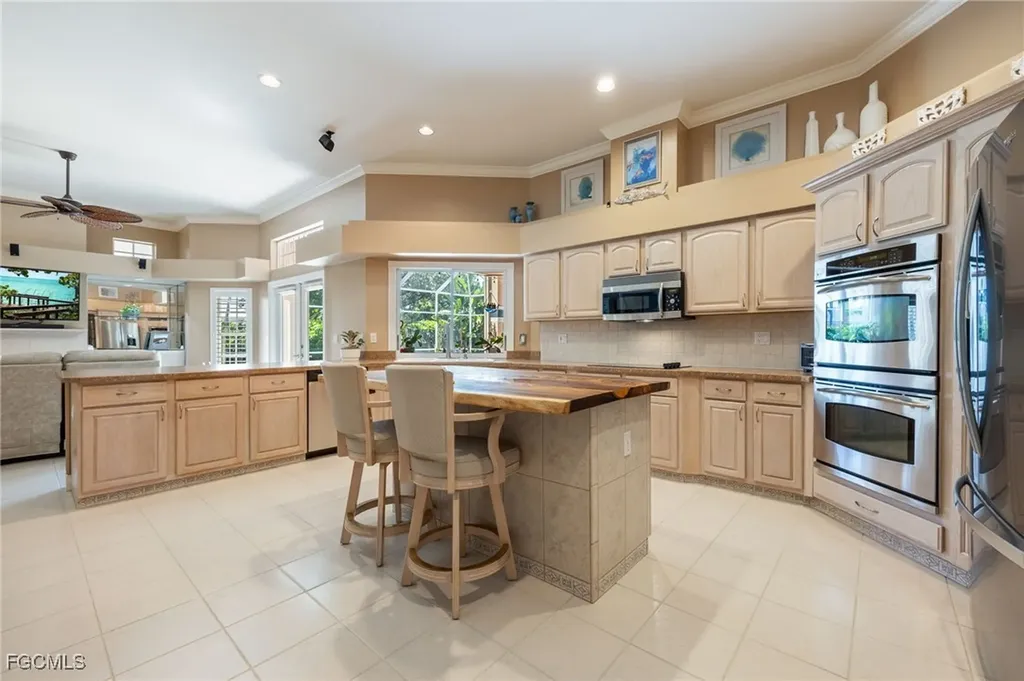 5511 SW 12th Place Cape Coral FL 33914