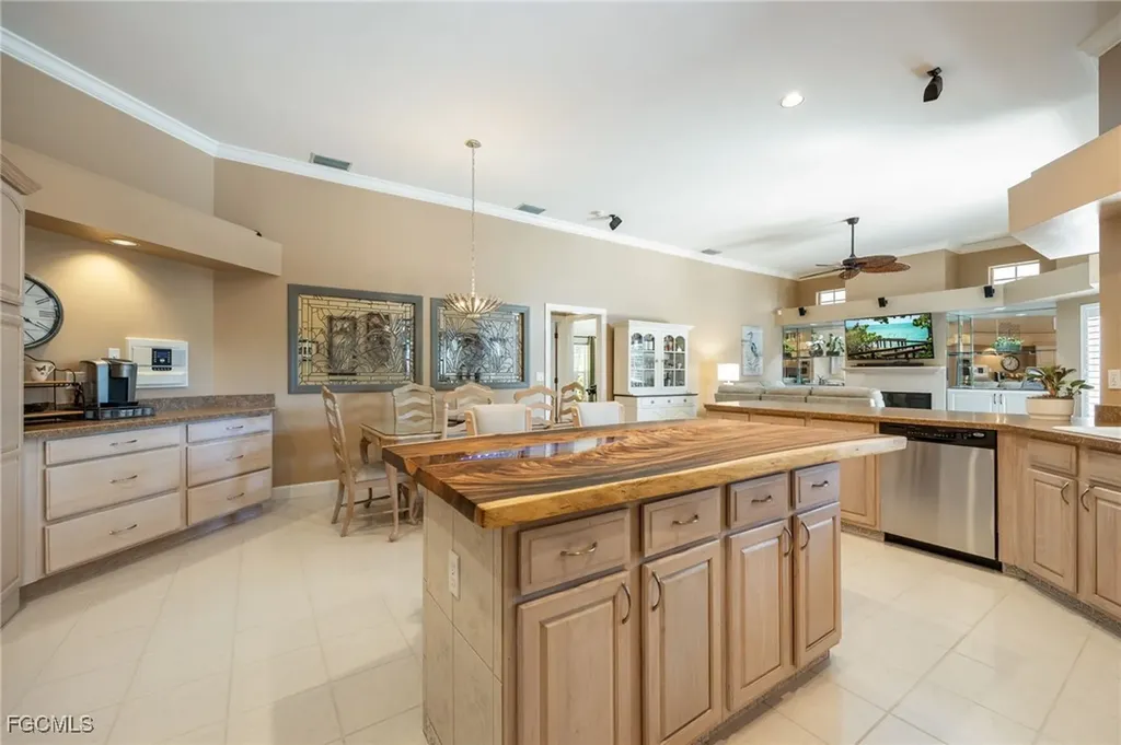 5511 SW 12th Place Cape Coral FL 33914