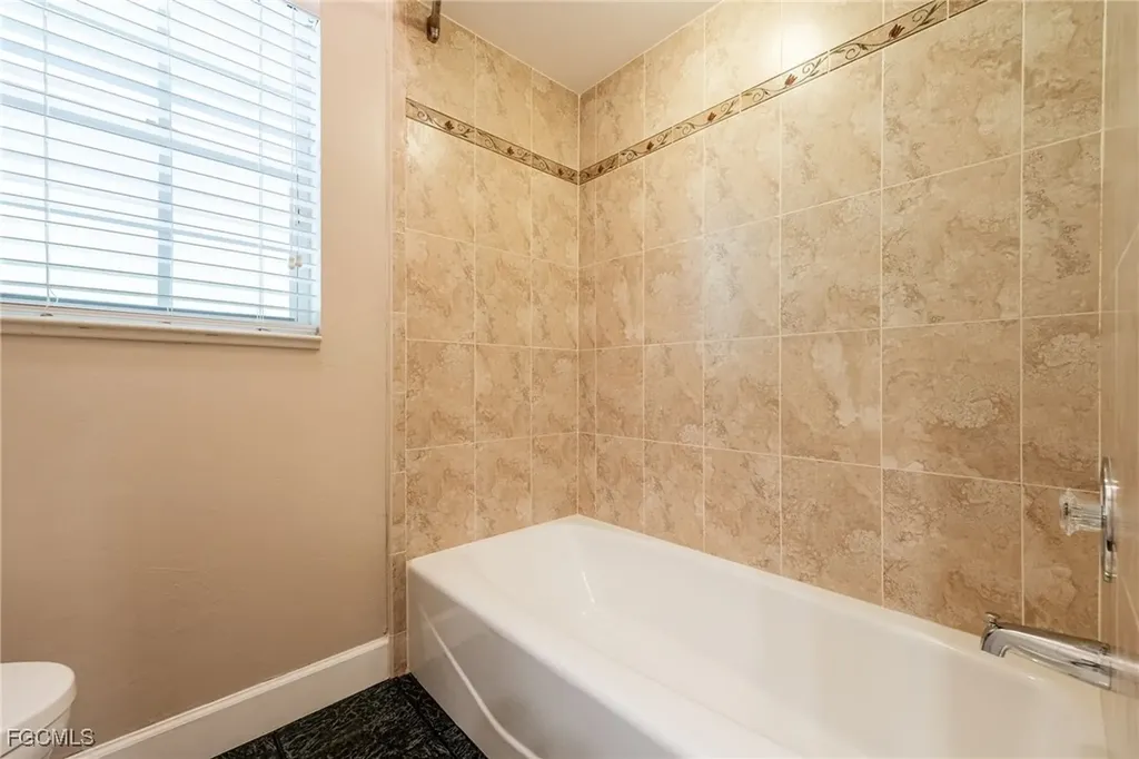 5511 SW 12th Place Cape Coral FL 33914