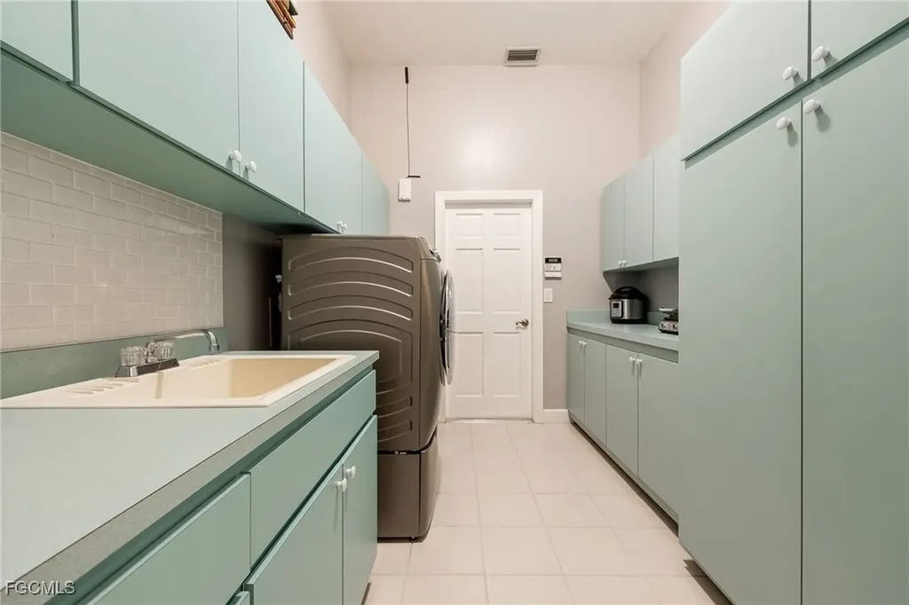 5511 SW 12th Place Cape Coral FL 33914