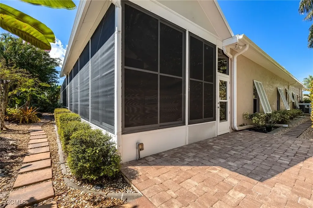 5511 SW 12th Place Cape Coral FL 33914