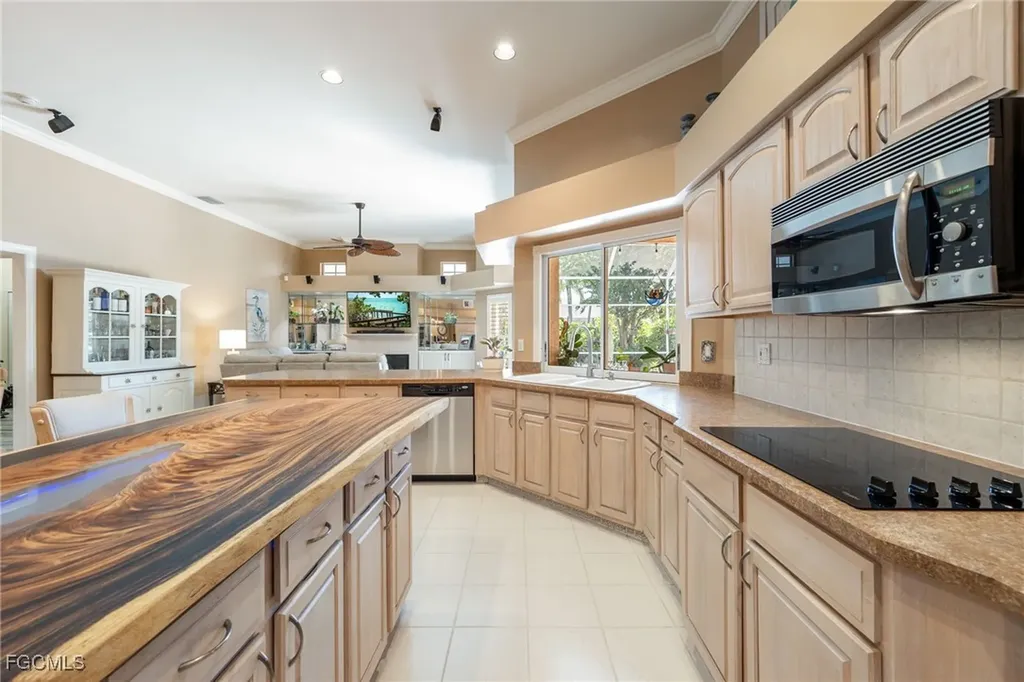 5511 SW 12th Place Cape Coral FL 33914