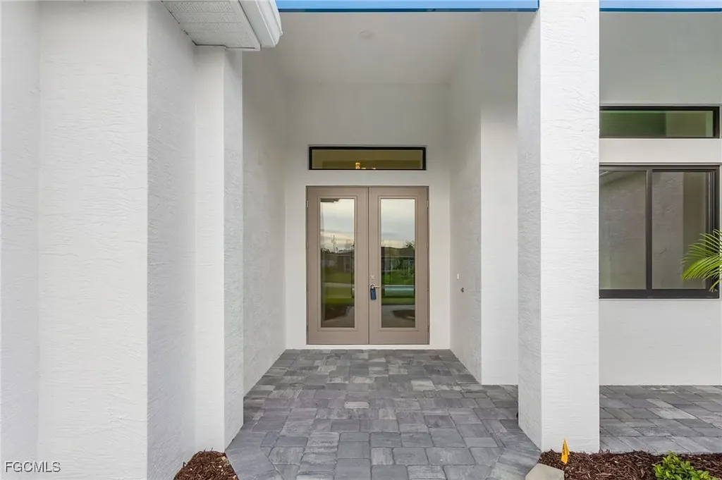 1432 SW 17th Avenue Cape Coral FL 33991