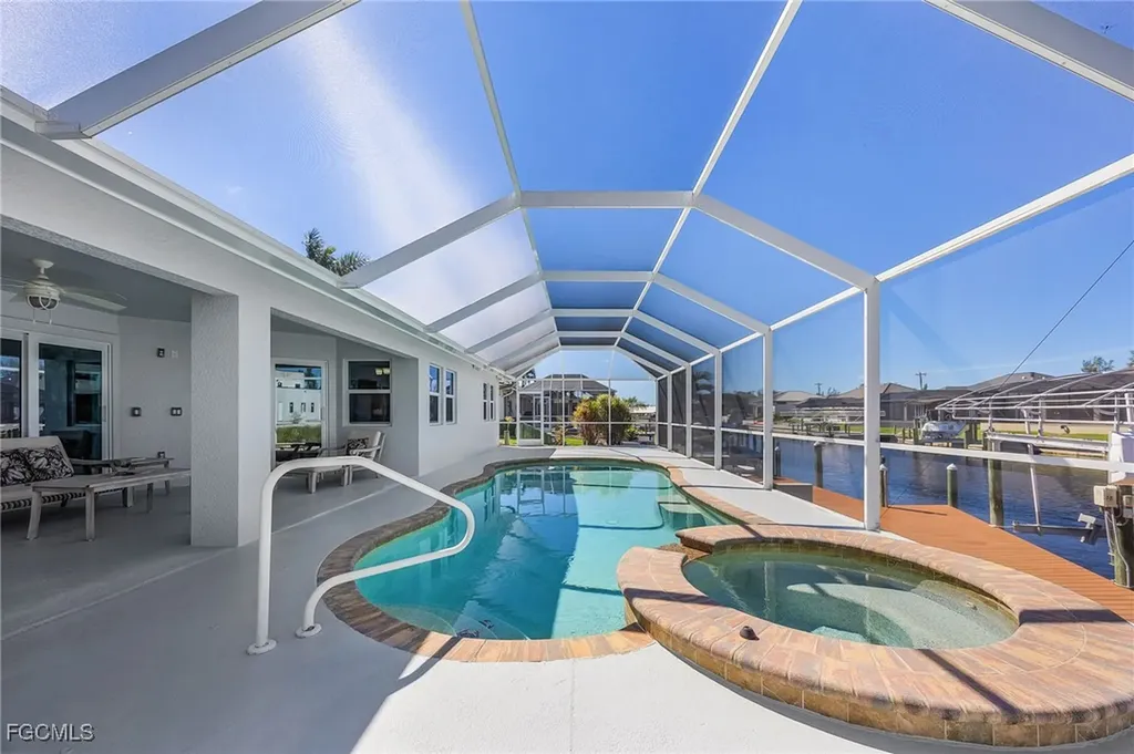 430 NW 39th Avenue Cape Coral FL 33993