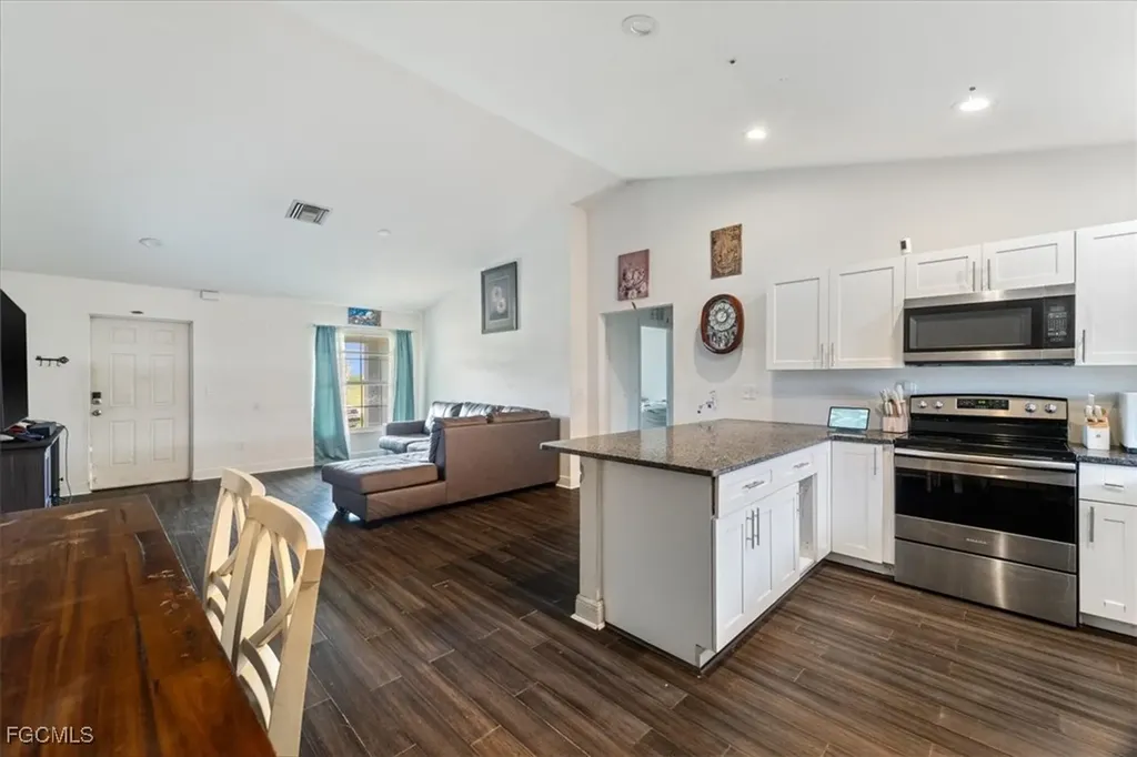 8019 Oakleaf Circle Labelle FL 33935