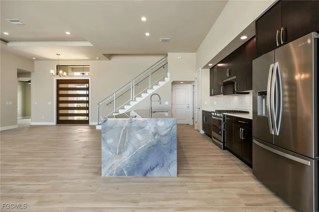 1024 Dolphin Drive Cape Coral FL 33904