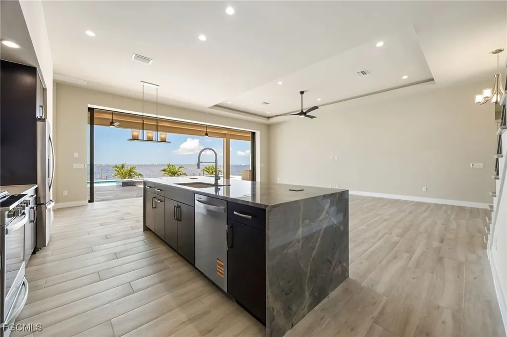 1024 Dolphin Drive Cape Coral FL 33904