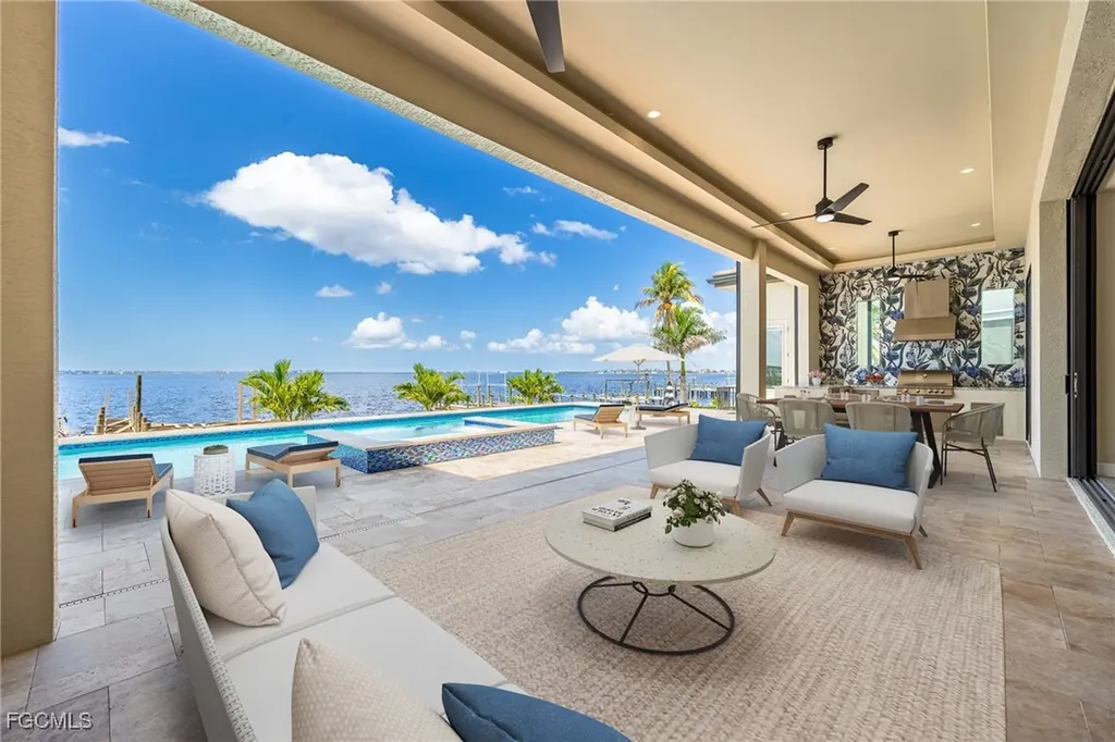 1024 Dolphin Drive Cape Coral FL 33904