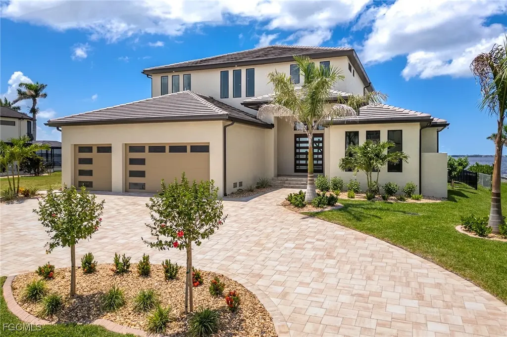 1024 Dolphin Drive Cape Coral FL 33904