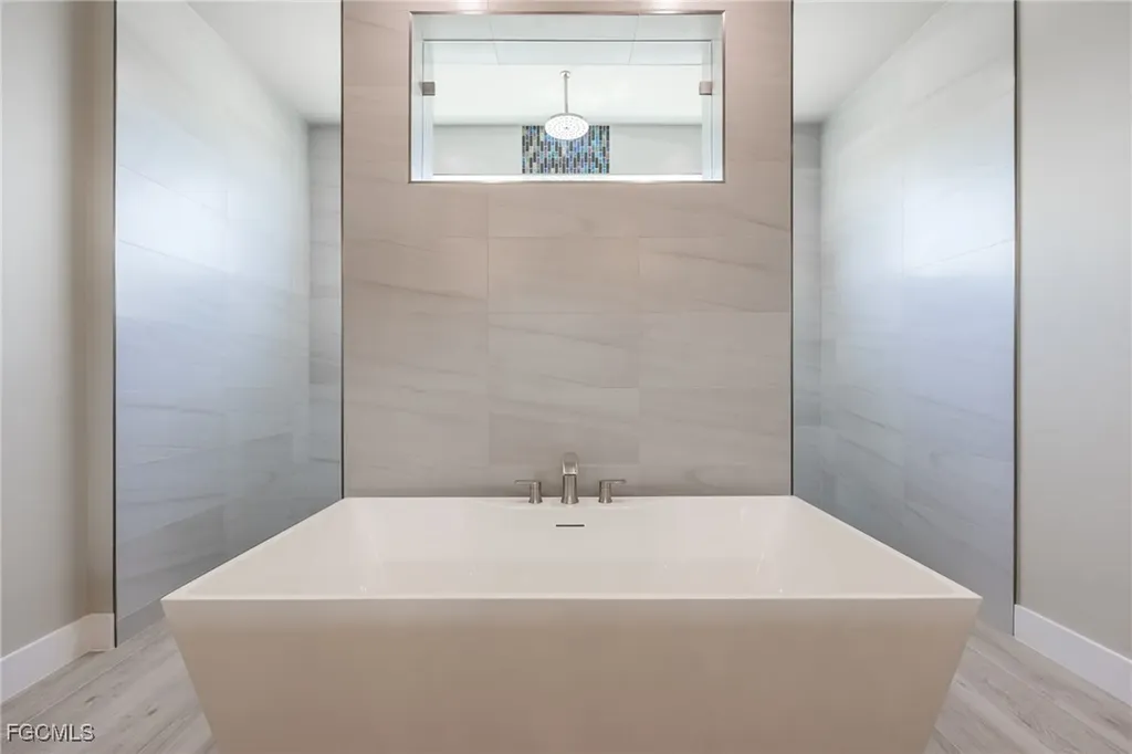 1024 Dolphin Drive Cape Coral FL 33904