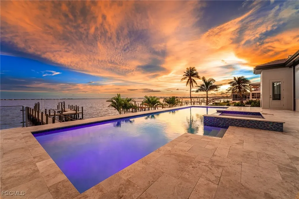 1024 Dolphin Drive Cape Coral FL 33904