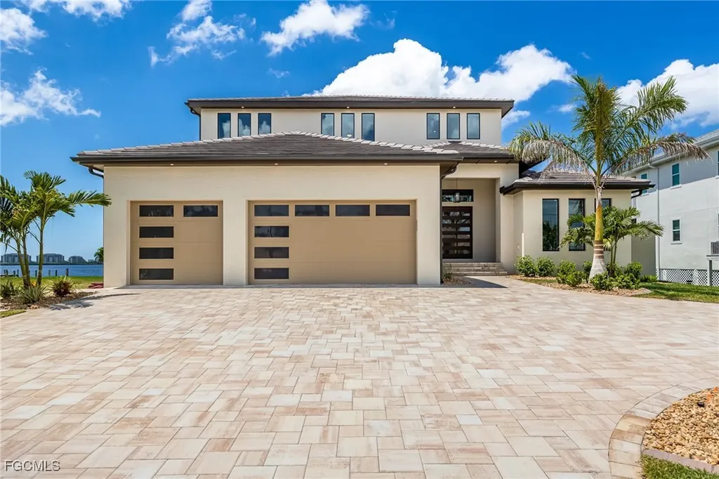 1024 Dolphin Drive Cape Coral FL 33904