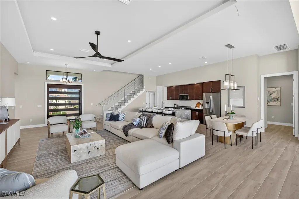 1024 Dolphin Drive Cape Coral FL 33904