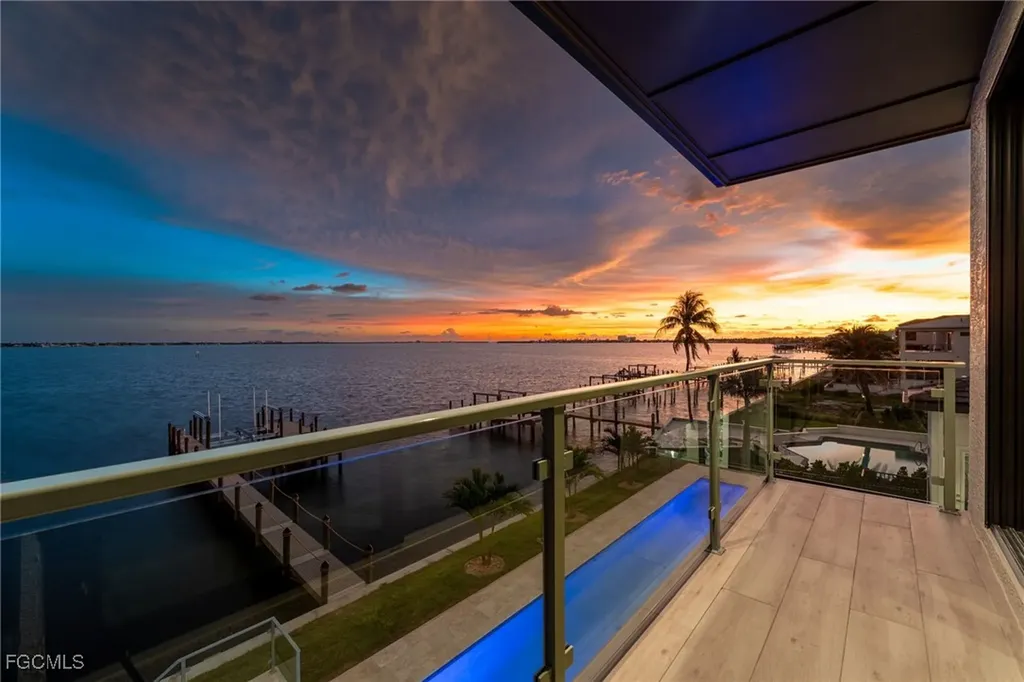 1024 Dolphin Drive Cape Coral FL 33904