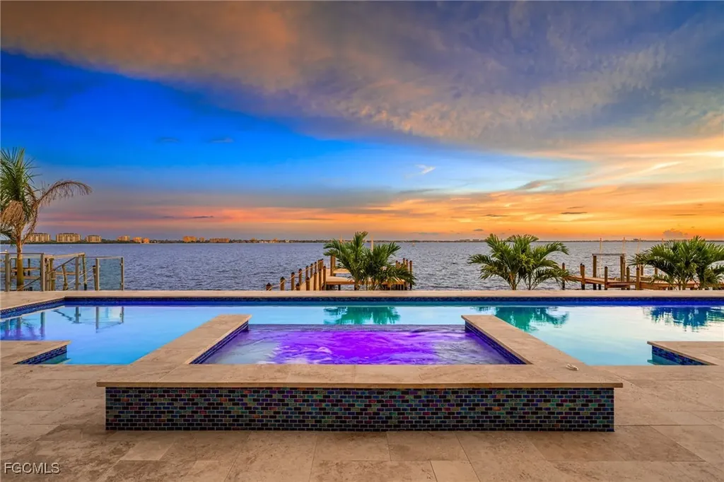 1024 Dolphin Drive Cape Coral FL 33904